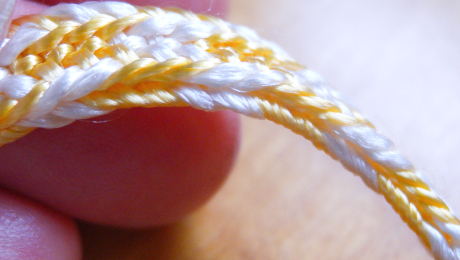2 tutorials: The Buck’s Horns braid, and a French string with open
edges